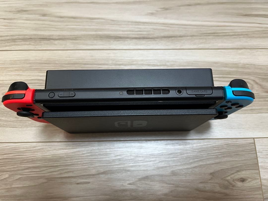 【美品】Nintendo Switch 本体 赤/青 SDカード付