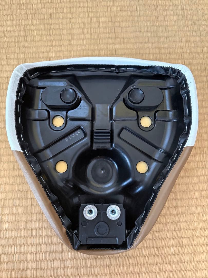 リトルカブ 純正シート ASSY ホワイト×ベージュ 白茶 ブラウン カブ 50