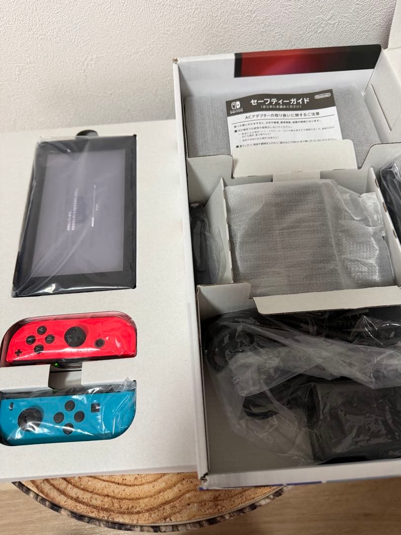 Nintendo Switch ニンテンドースイッチ本体　ネオン①