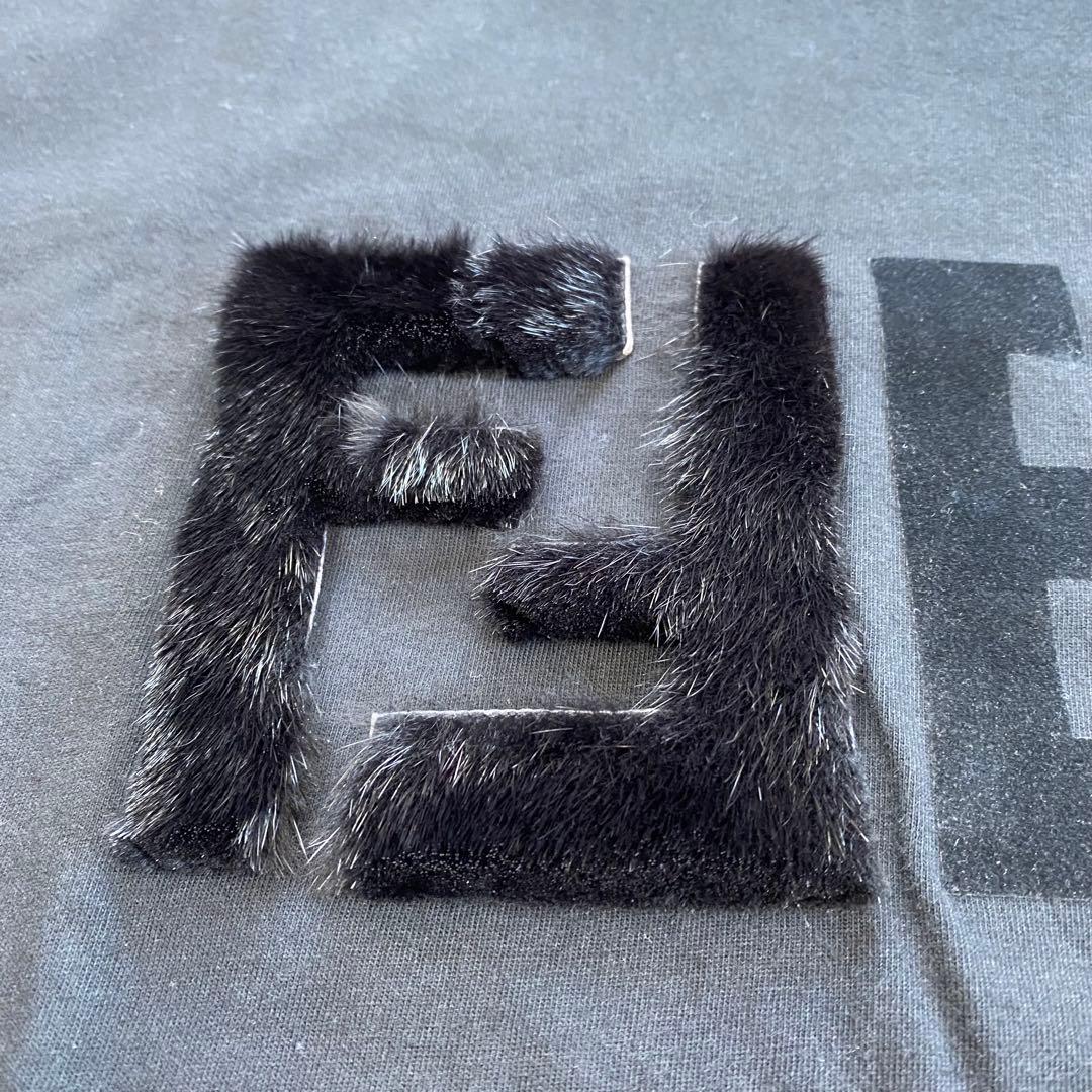 美品★FENDI フェンディ 半袖Tシャツ カットソー ミンクファーFFロゴ S