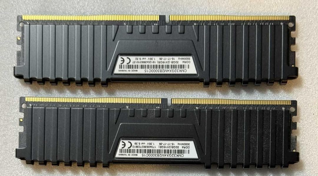 CORSAIR DDR4 3000MHz VENGEANCE LPX ×2 a