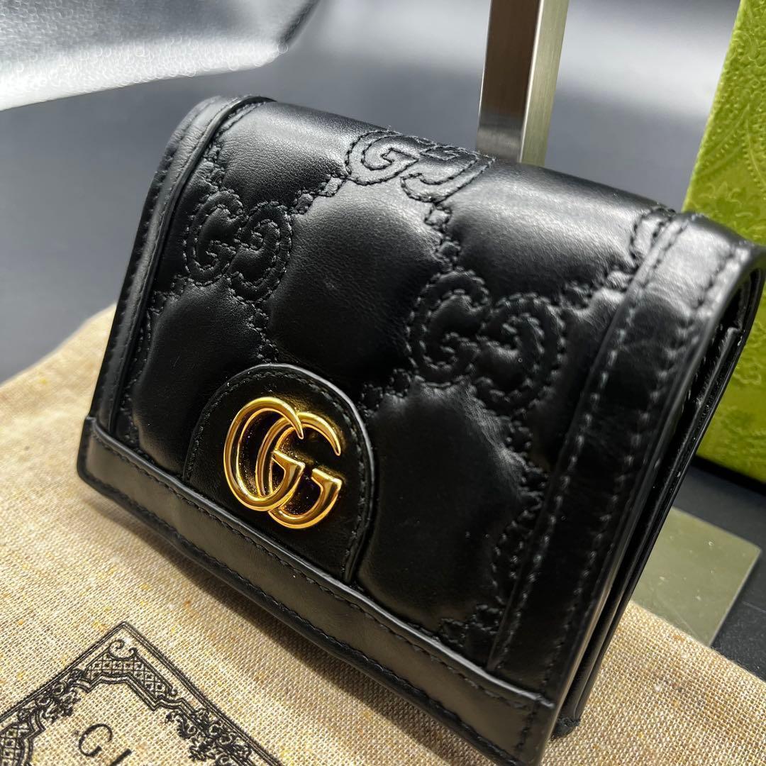 極美品✨グッチ 折り財布 GGマトラッセ マーモント 黒 レザー 723786