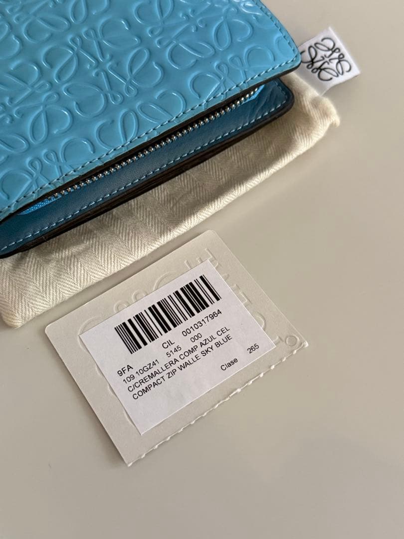 ロエベ　二つ折り財布　ウォレット　SKYBLUE