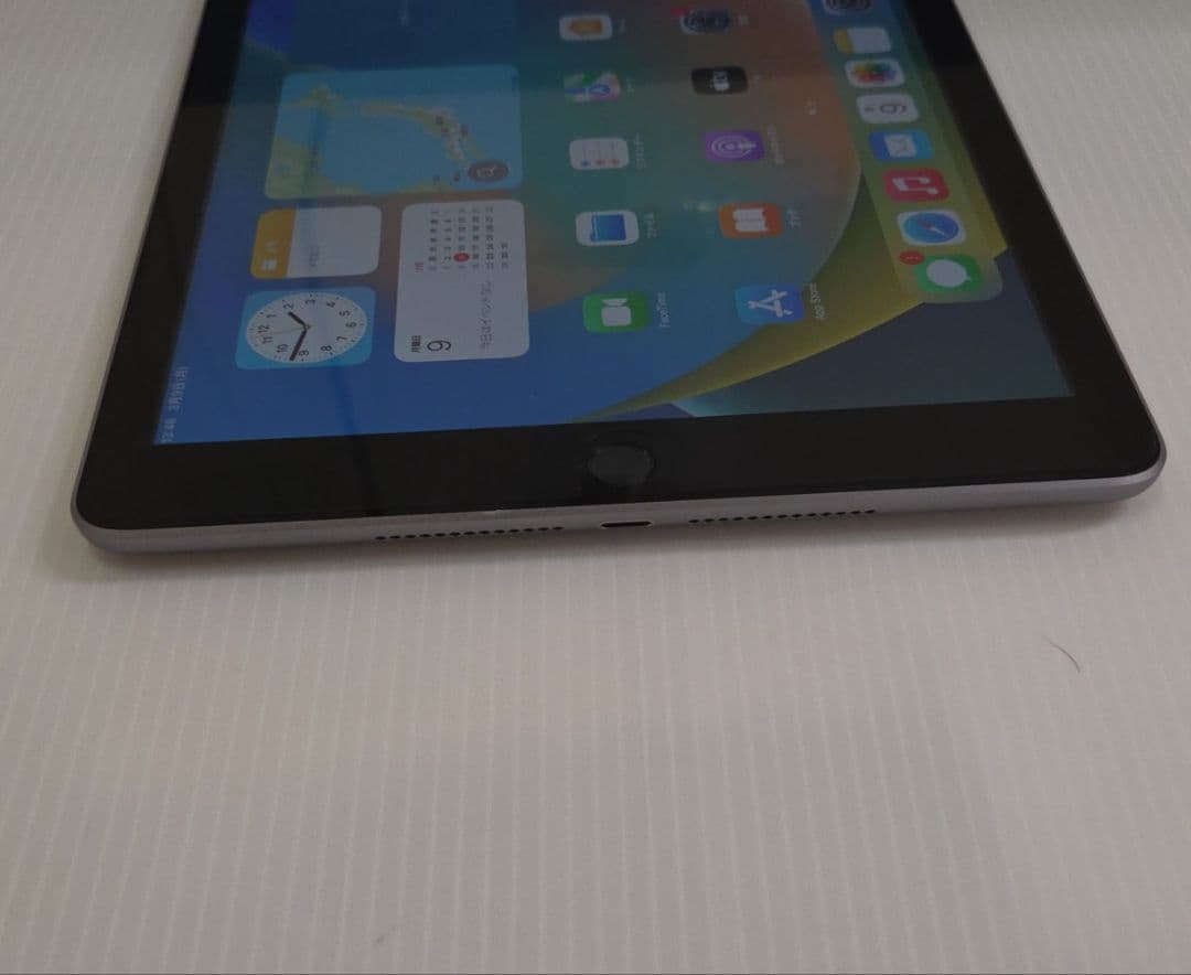 iPad 第5世代 A1823 32GB WiFi＋Cellularモデル 本体