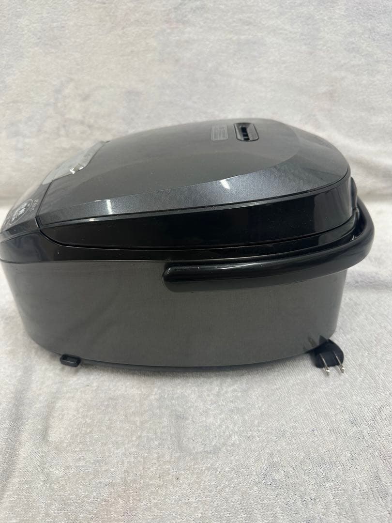 ☆ タイガー IH炊飯器 JPW-S100 2024年製