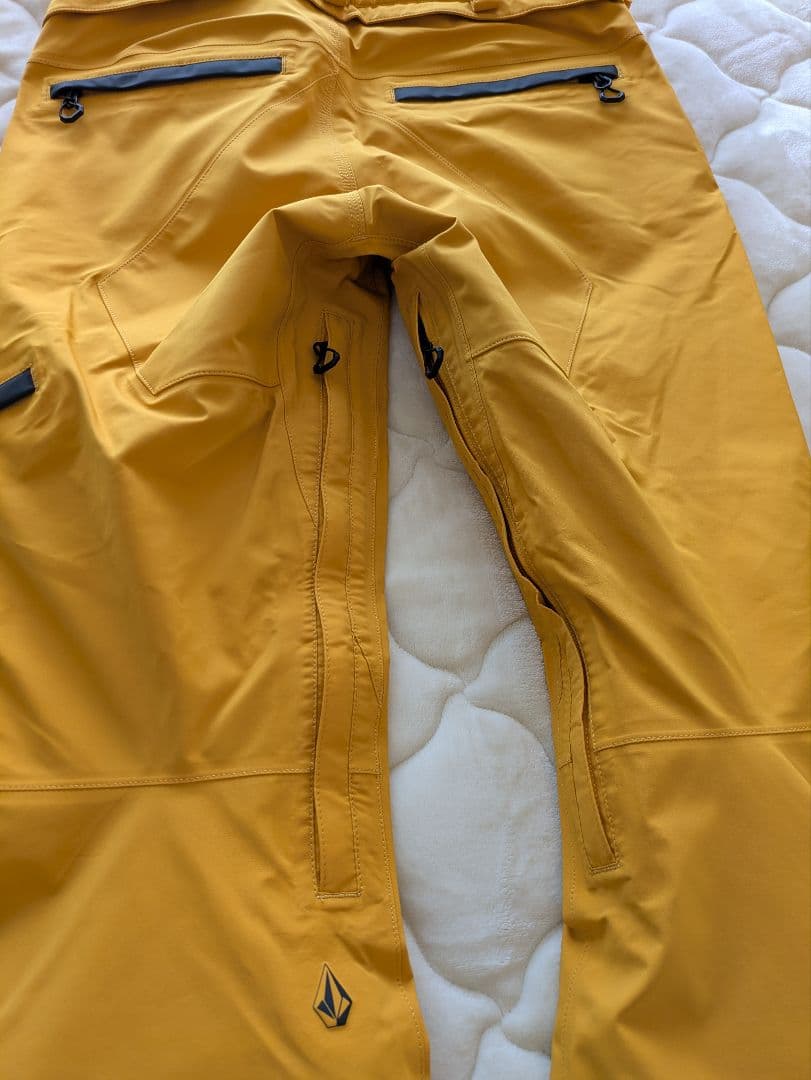 ボルコム　GORE-TEX　スノーボードパンツUS Sサイズ　マスタードカラー