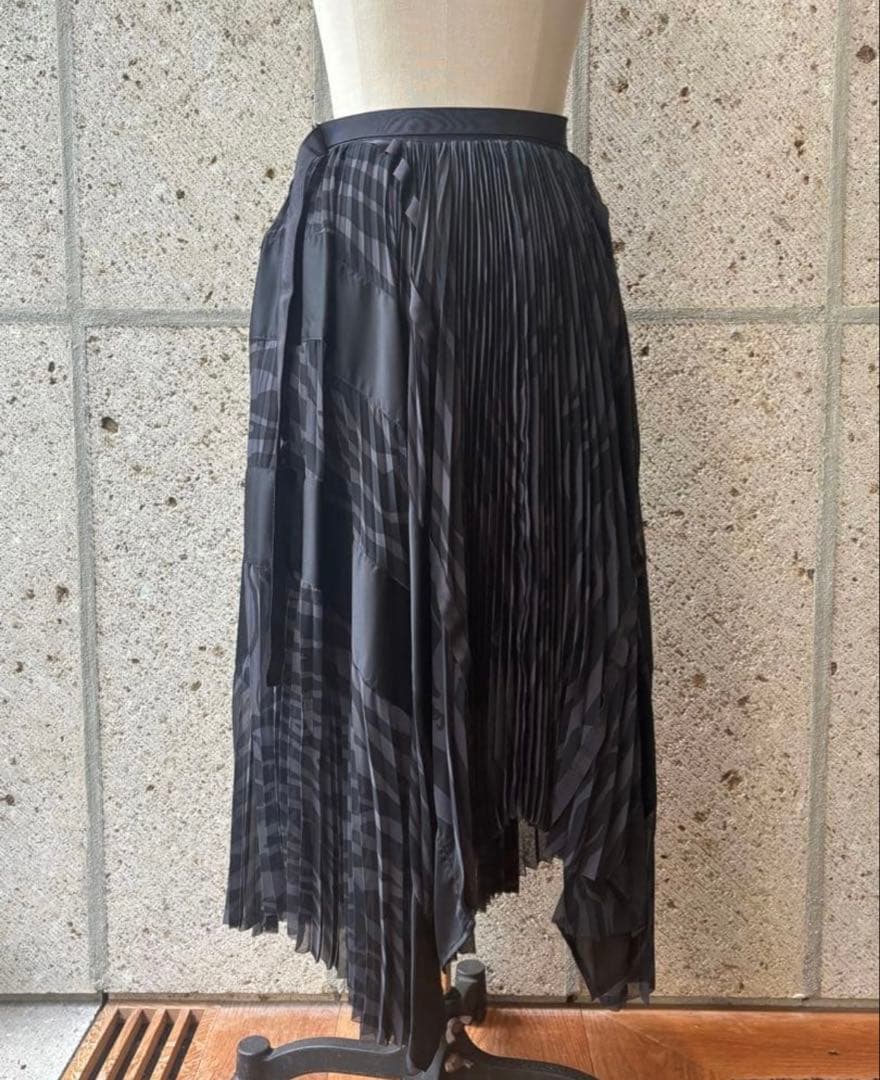 sacai プリーツスカート