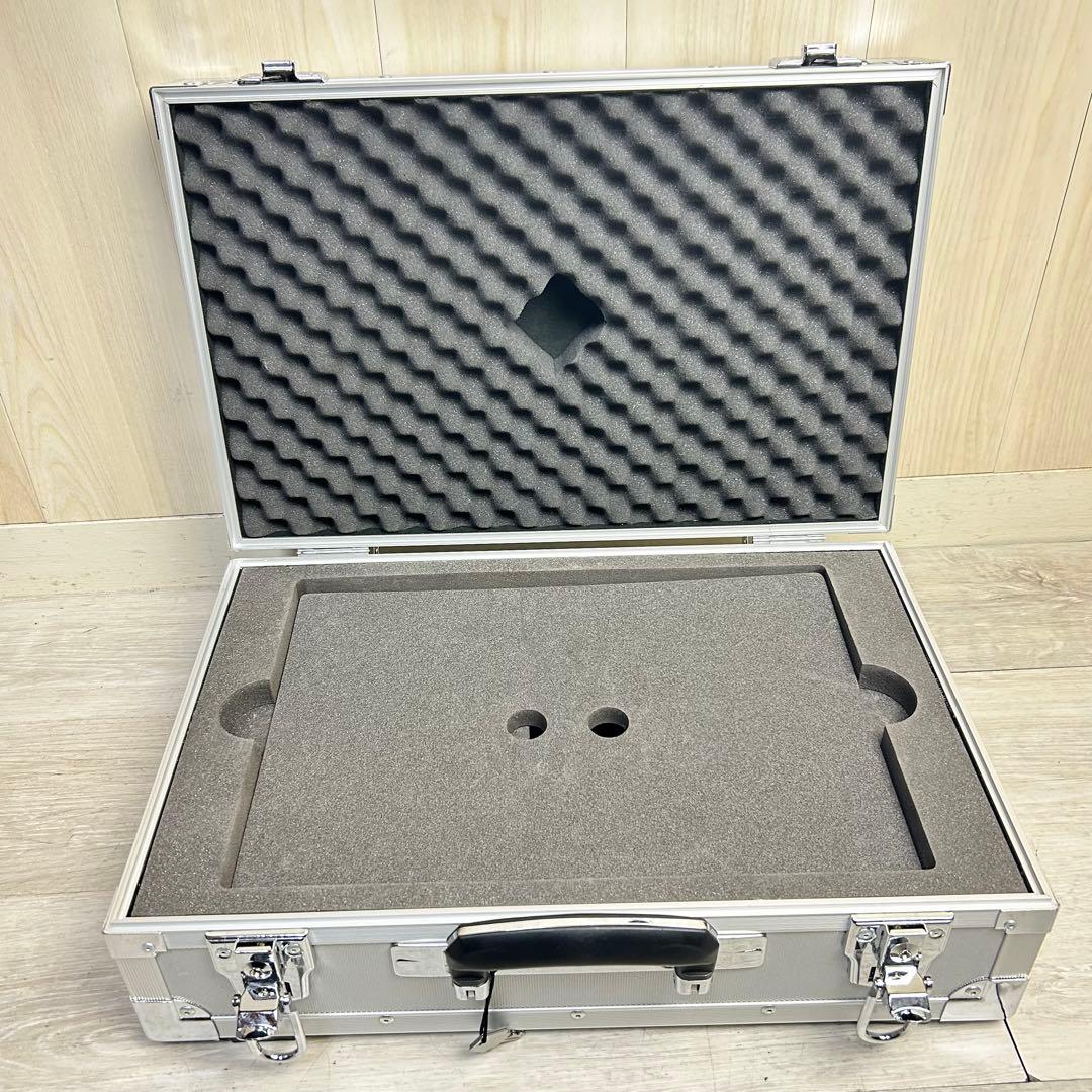 MacBook Pro アルミケース　アタッシュケース　マックブック