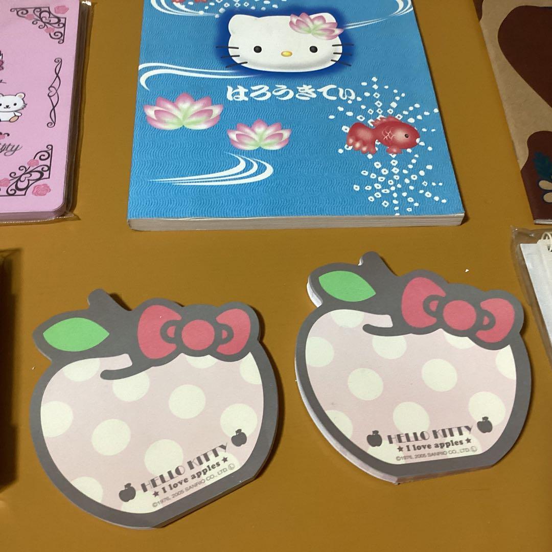 2883ハローキティメモ帳 &クリアファイルセット