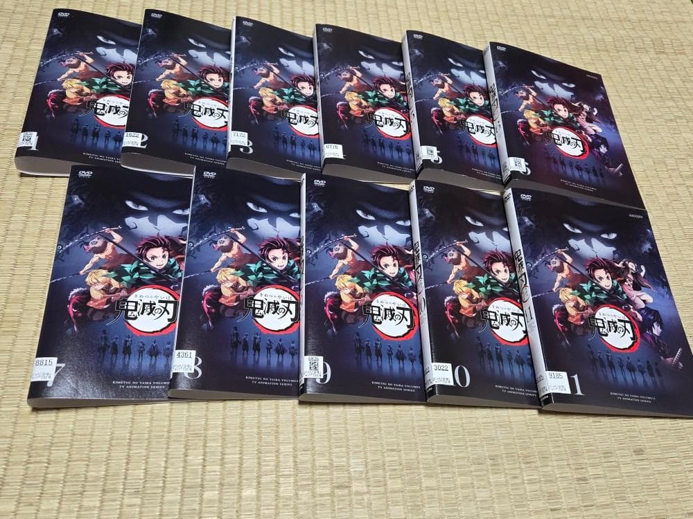 鬼滅の刃　全１１巻　＋　遊郭編　全６巻　＋　劇場版　無限列車編　レンタル専用品