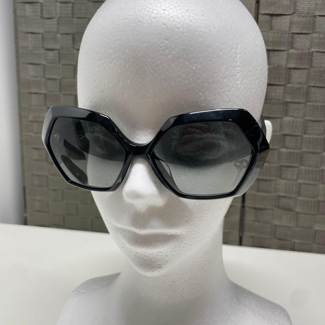 プ*プ様 CHANEL ブラック ヘキサゴン サングラス ケース付き