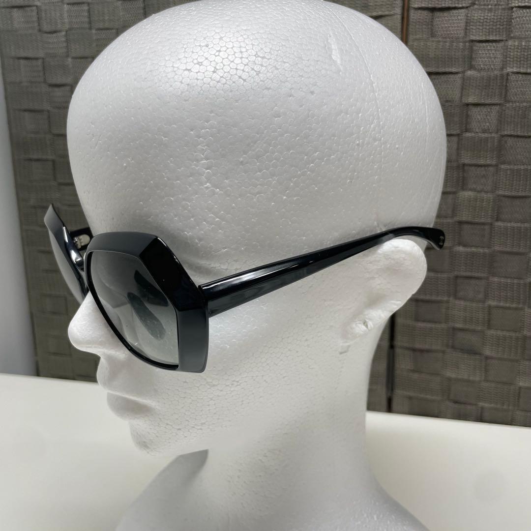 プ*プ様 CHANEL ブラック ヘキサゴン サングラス ケース付き