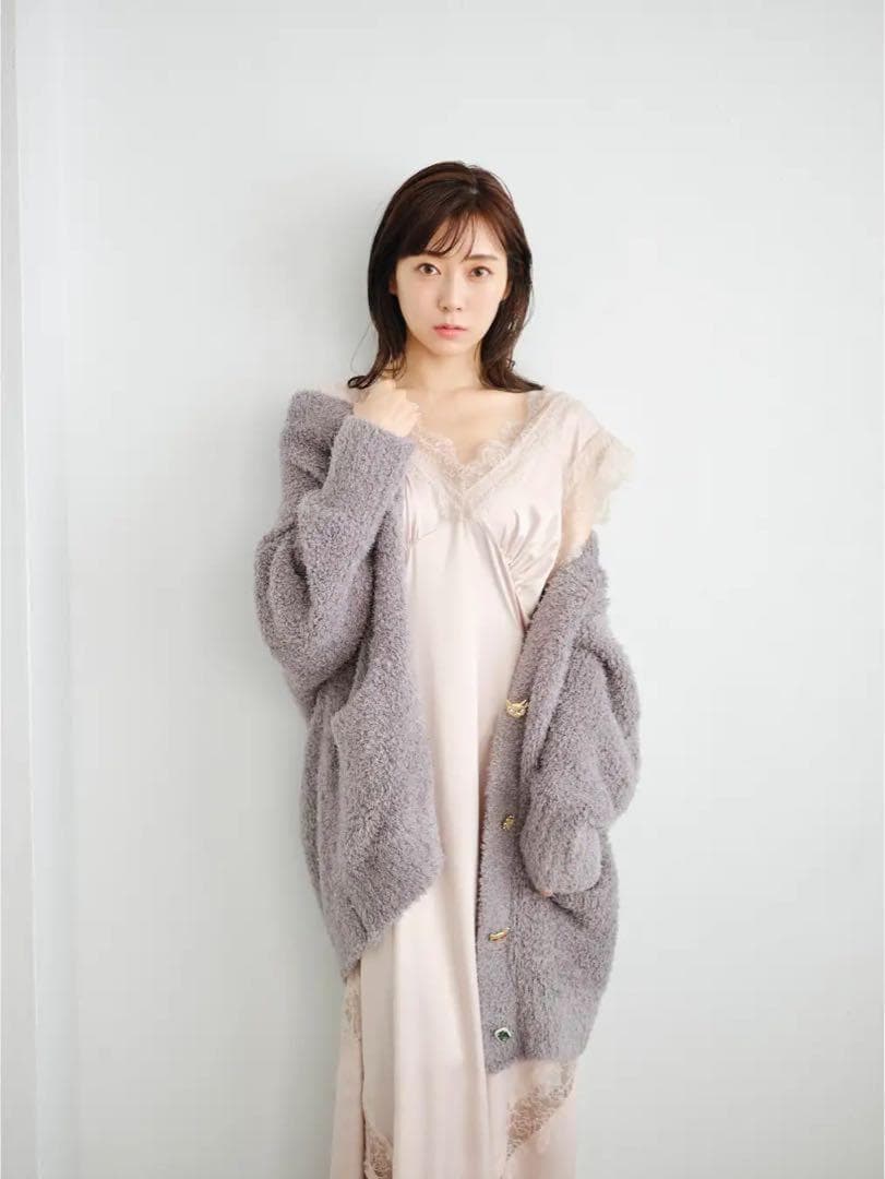 新品タグ付✨snidel  ビジューCATカーデ