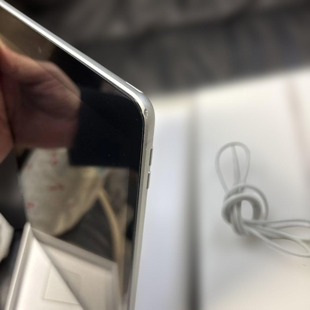 iPad 第9世代　64gb シルバー