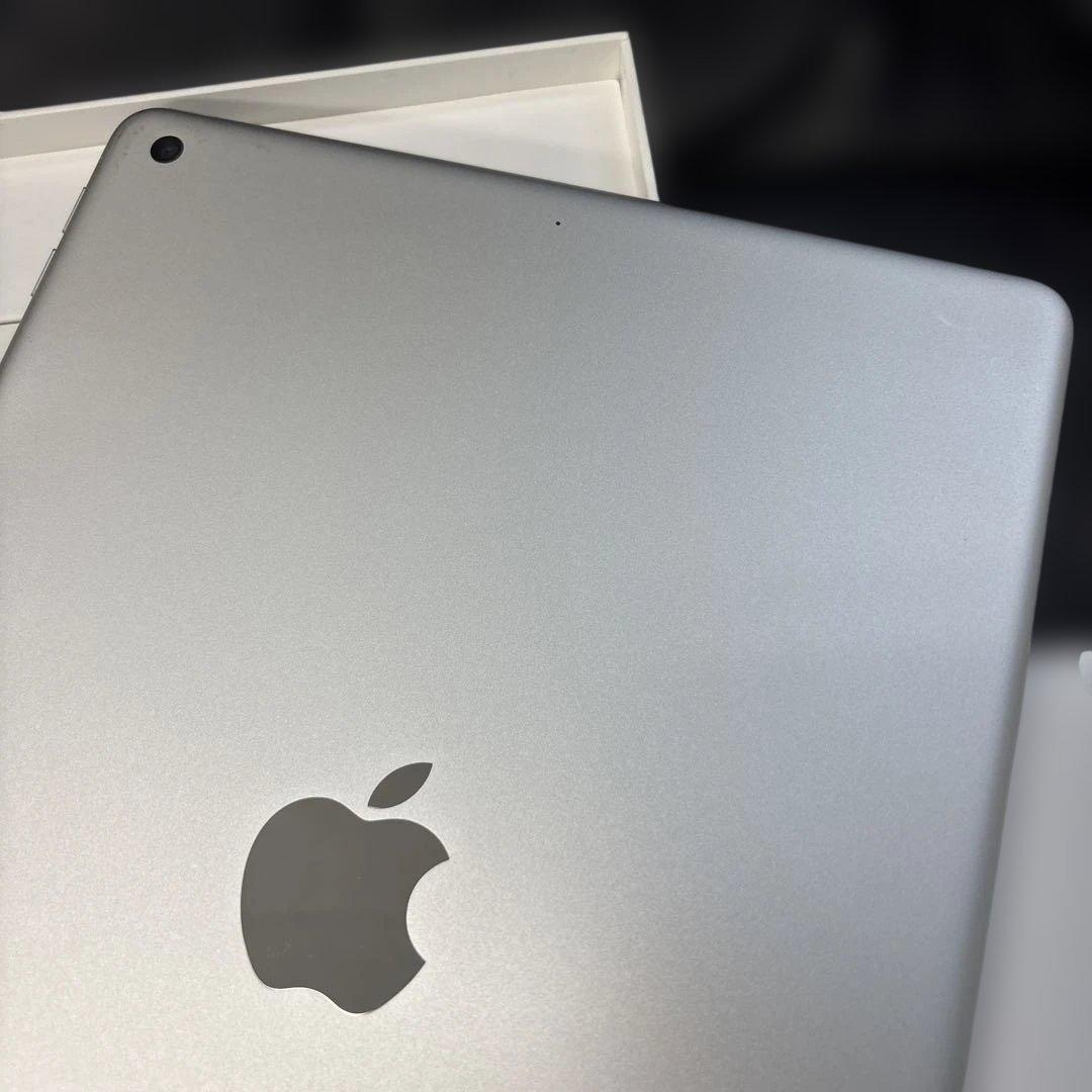 iPad 第9世代　64gb シルバー