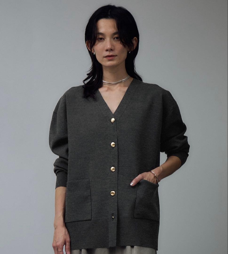 新品 ウールＶネック金ボタンカーディガン SALON adam et rope