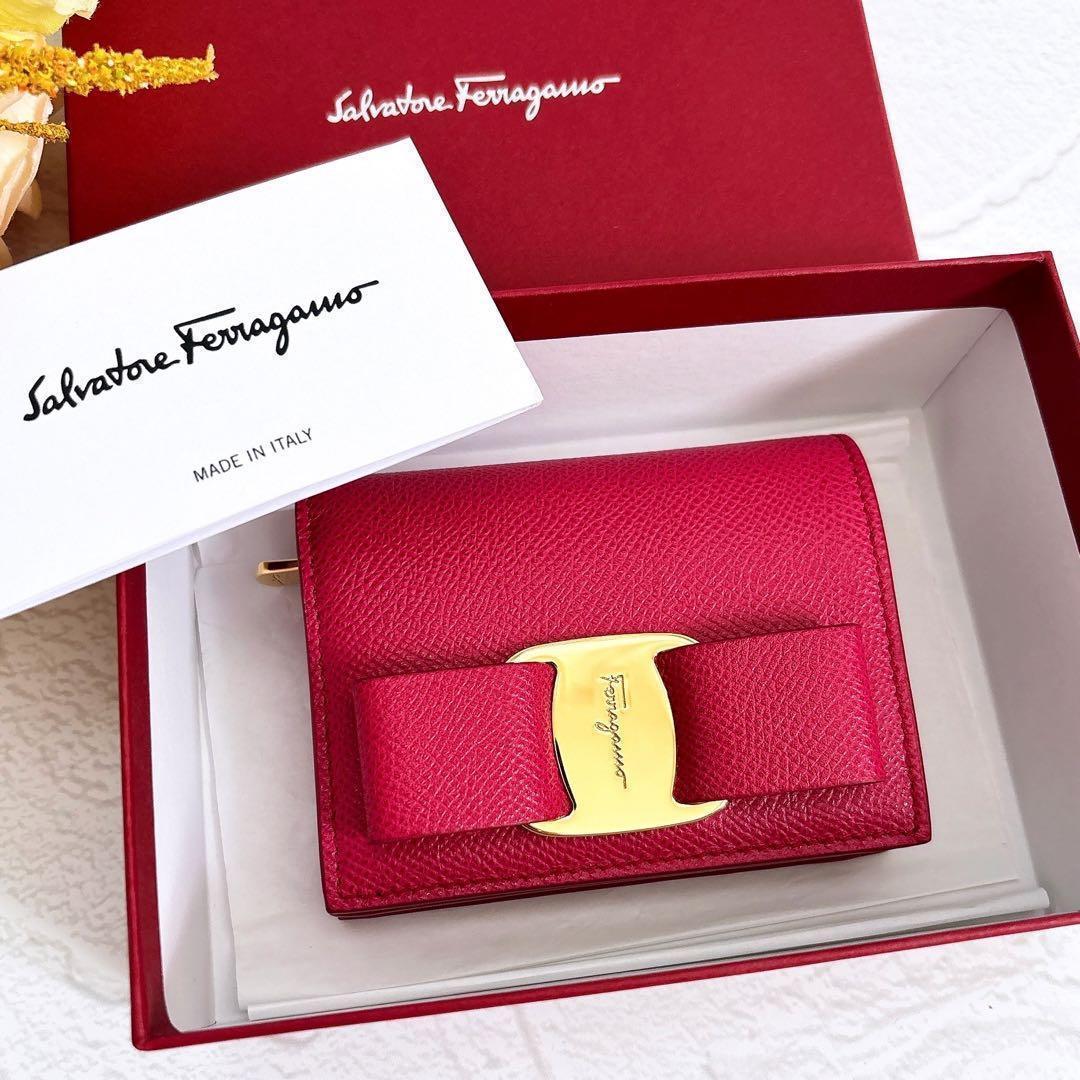 美品 Salvatore Ferragamo ヴァラリボン 二つ折り財布 ピンク