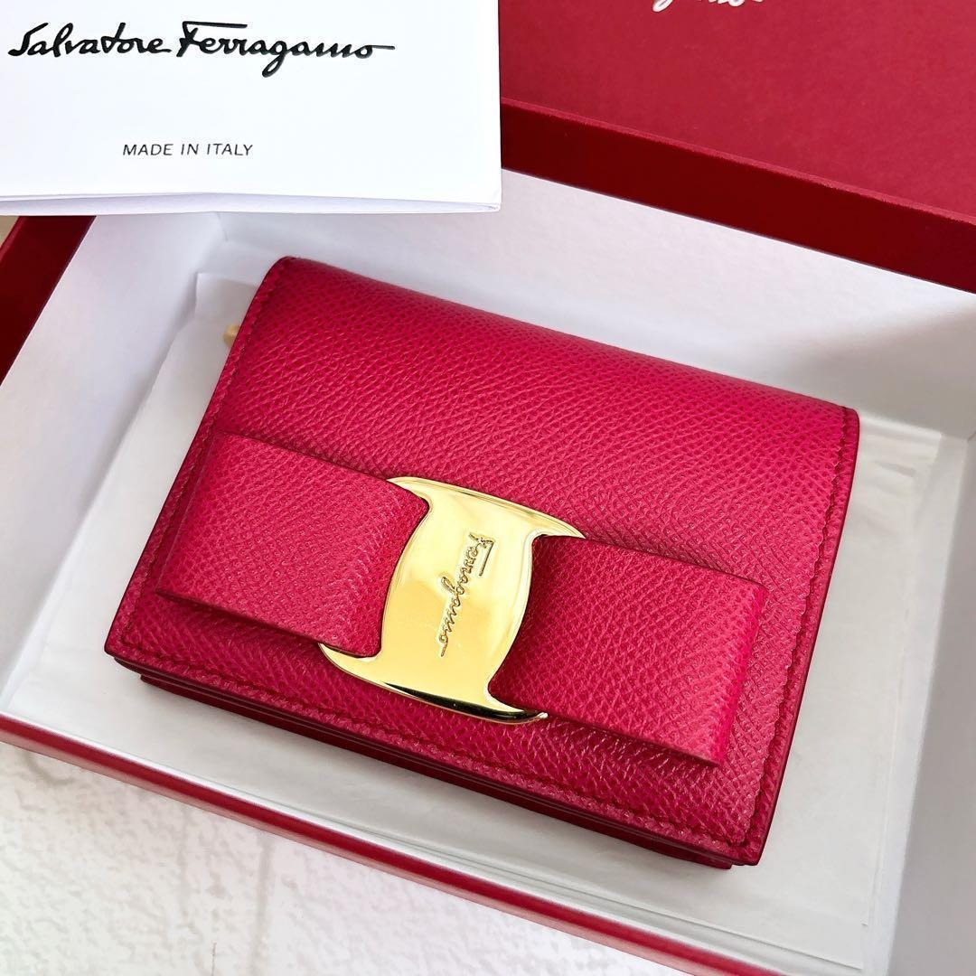 美品 Salvatore Ferragamo ヴァラリボン 二つ折り財布 ピンク