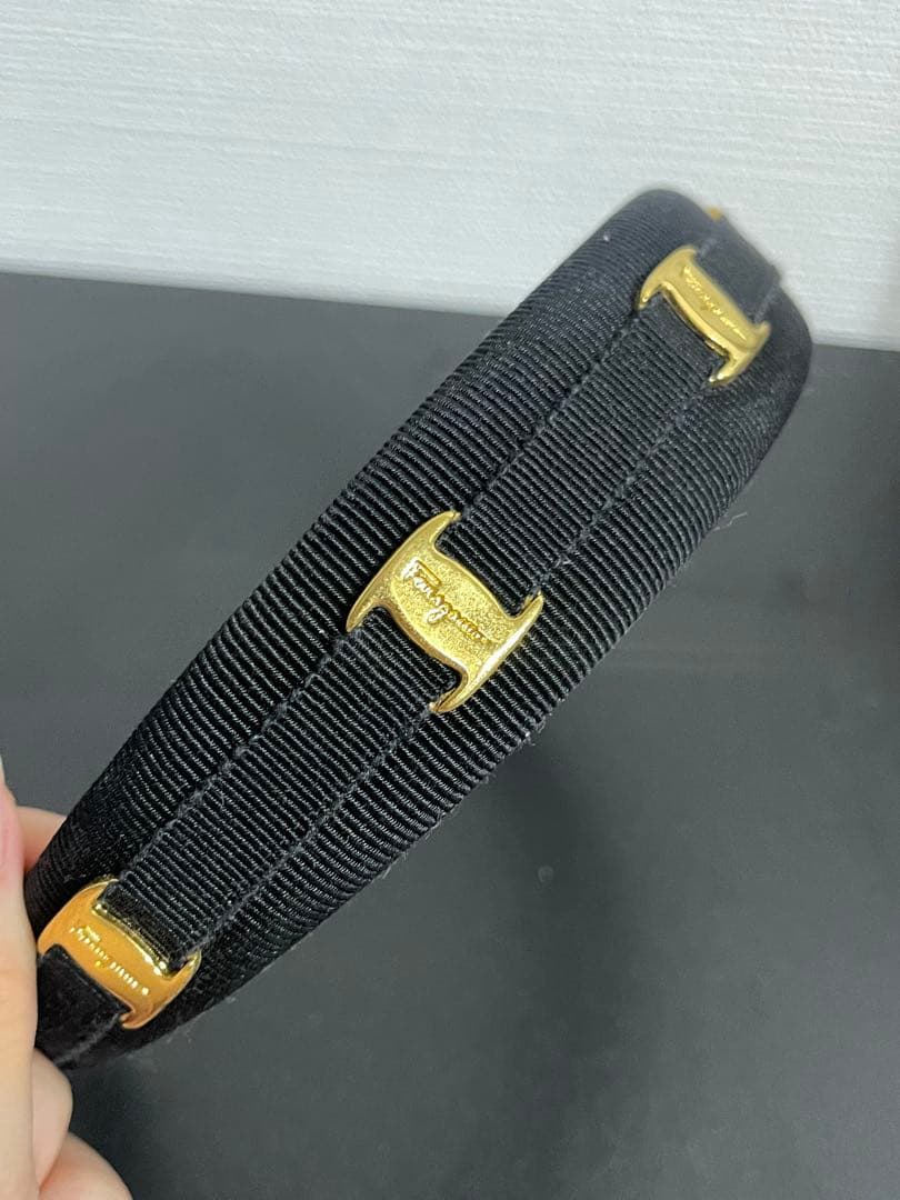 フェラガモ　ferragamo カチューシャ