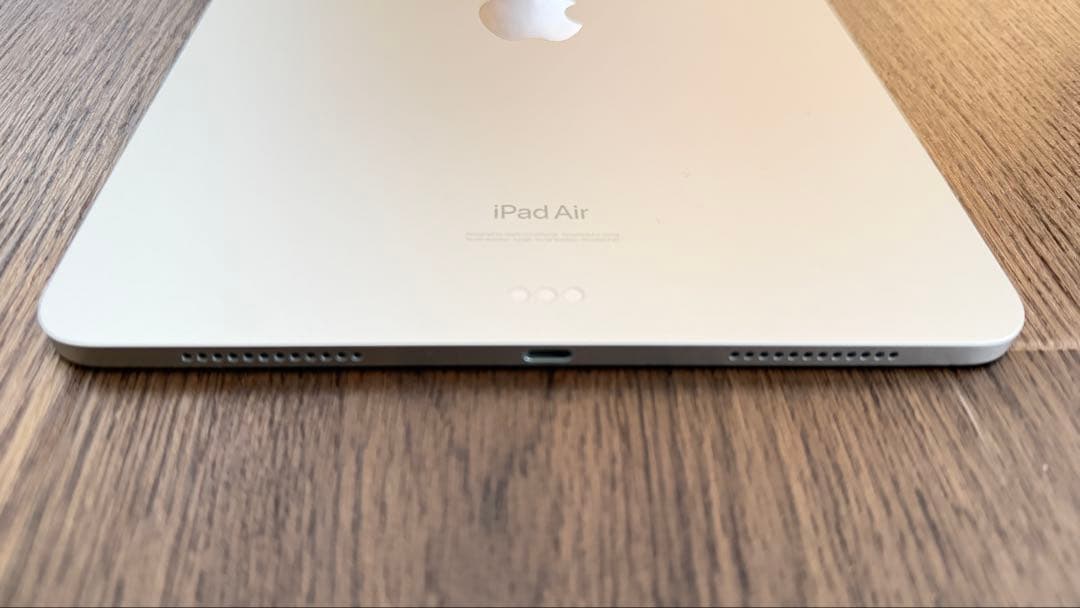 【美品】iPad Air (第5世代) Wi-Fiモデル 64GB スターライト