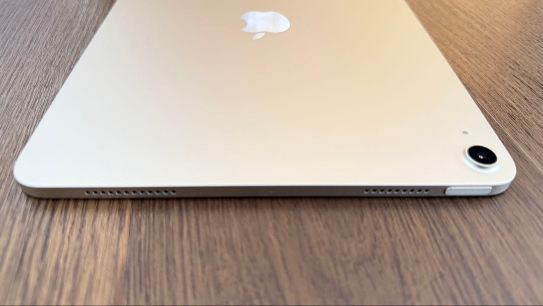 【美品】iPad Air (第5世代) Wi-Fiモデル 64GB スターライト