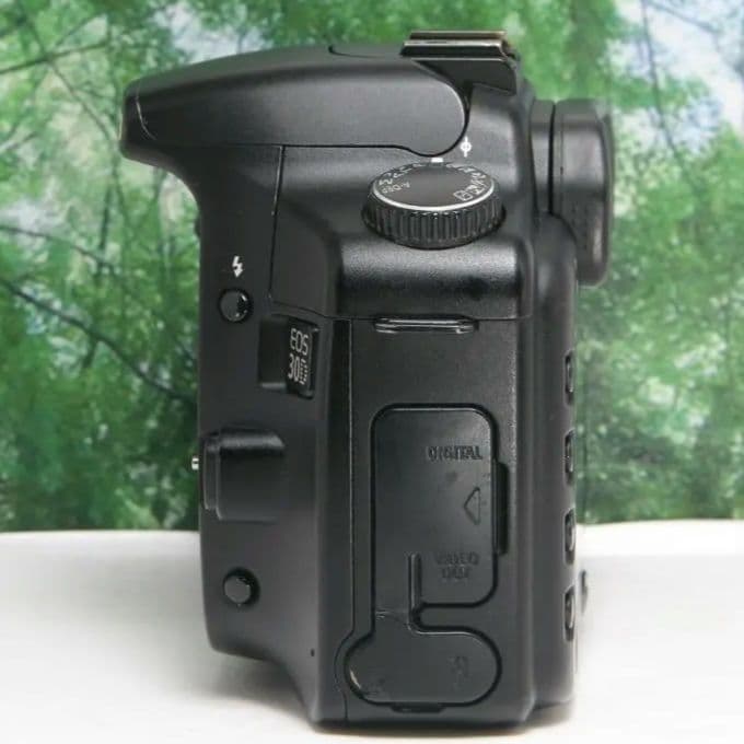 ❤️Canon EOS30D☆スマホ転送OK&高速連写!!付属品多数❤️