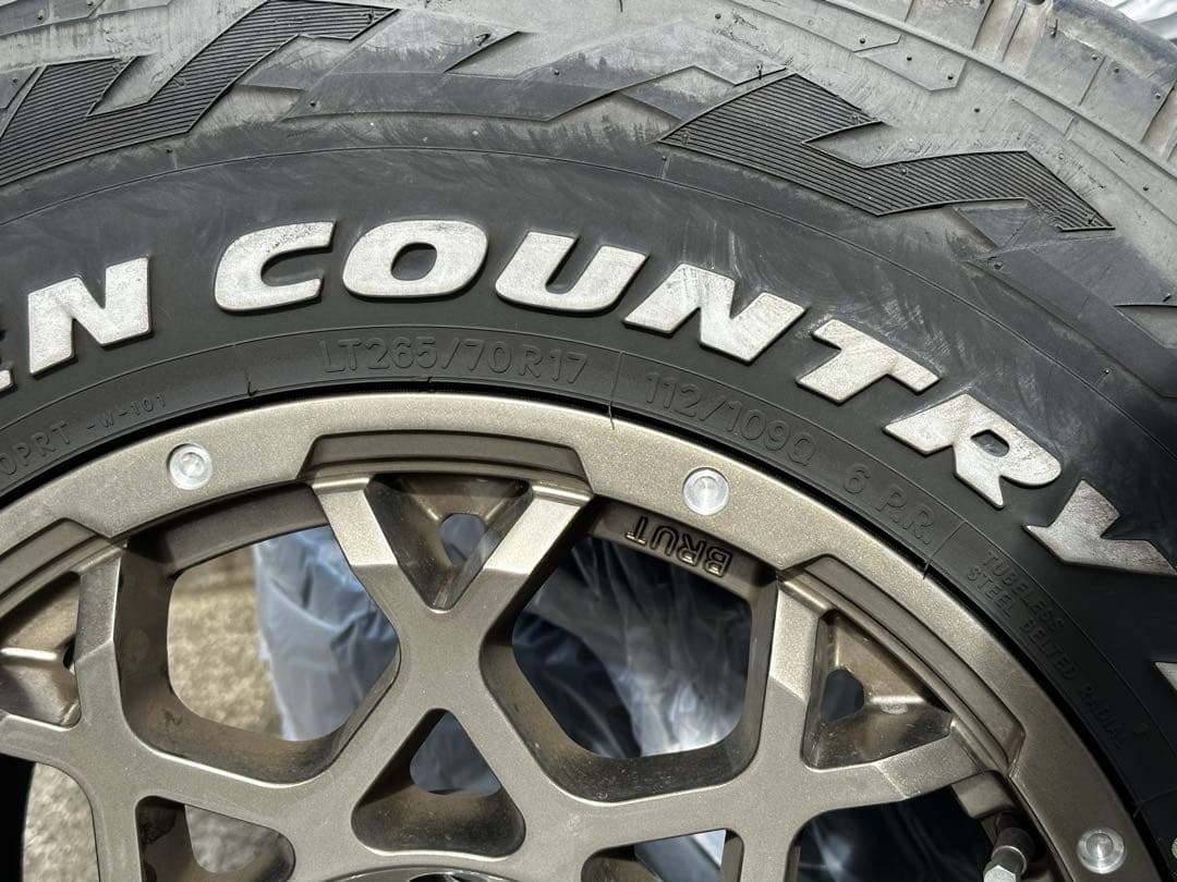 タイヤ・ホイール BRUT OPEN COUNTRY R/T LT265/70R17