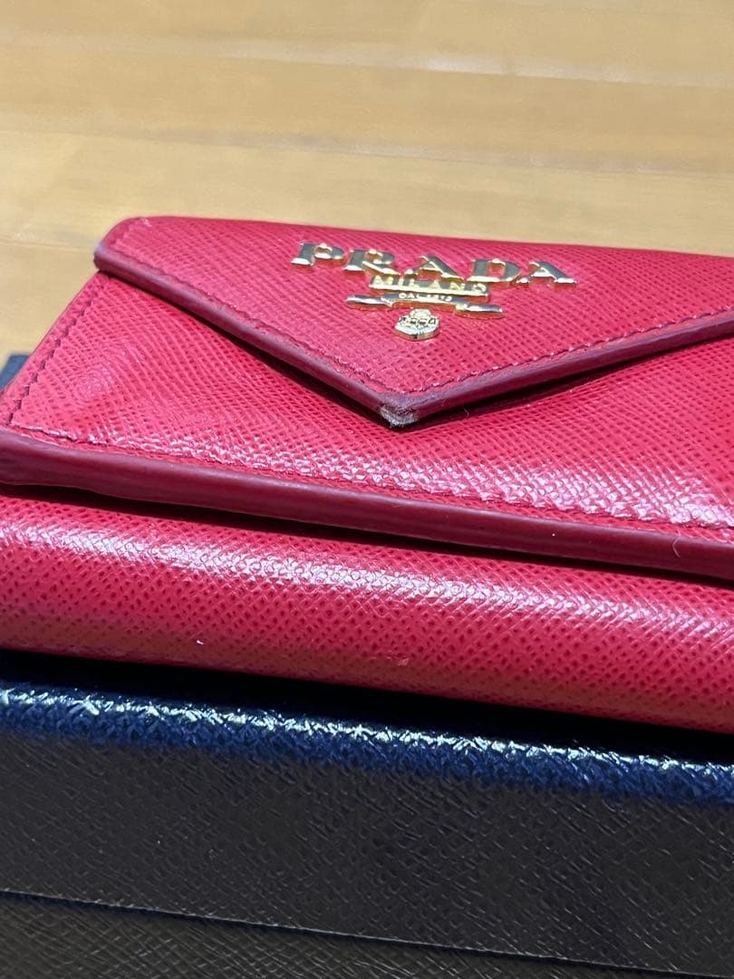 【Sachie】プラダ　三つ折り財布　レッド