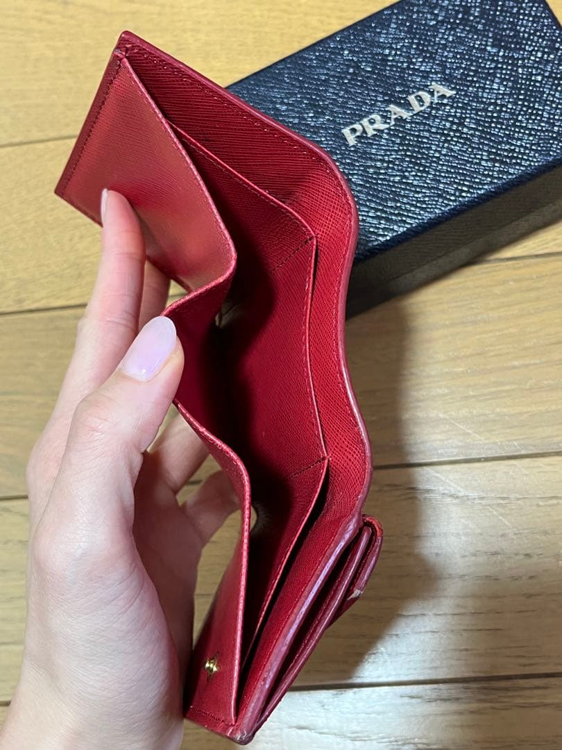 【Sachie】プラダ　三つ折り財布　レッド
