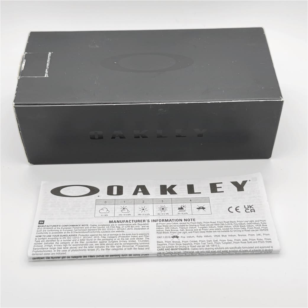 OAKLEY オークリー KID Resistor シールドフレーム サングラス
