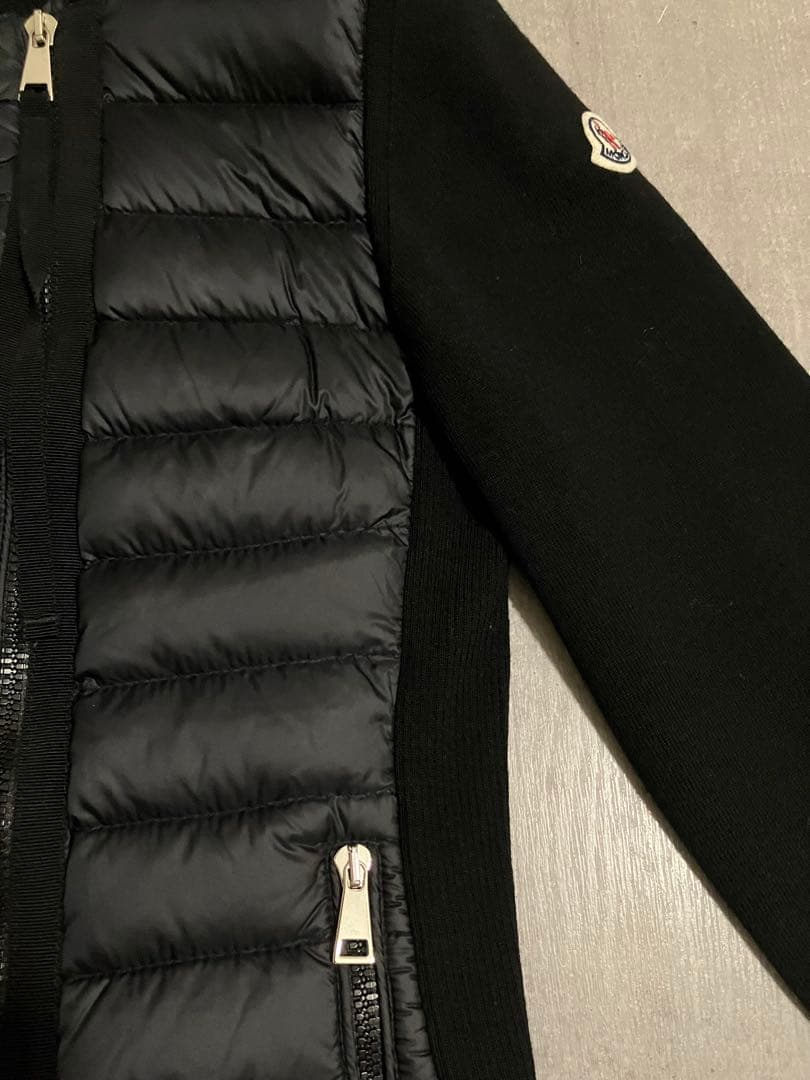 Moncler モンクレール　ニットとダウンのコンビカーディガン　斜めジップ
