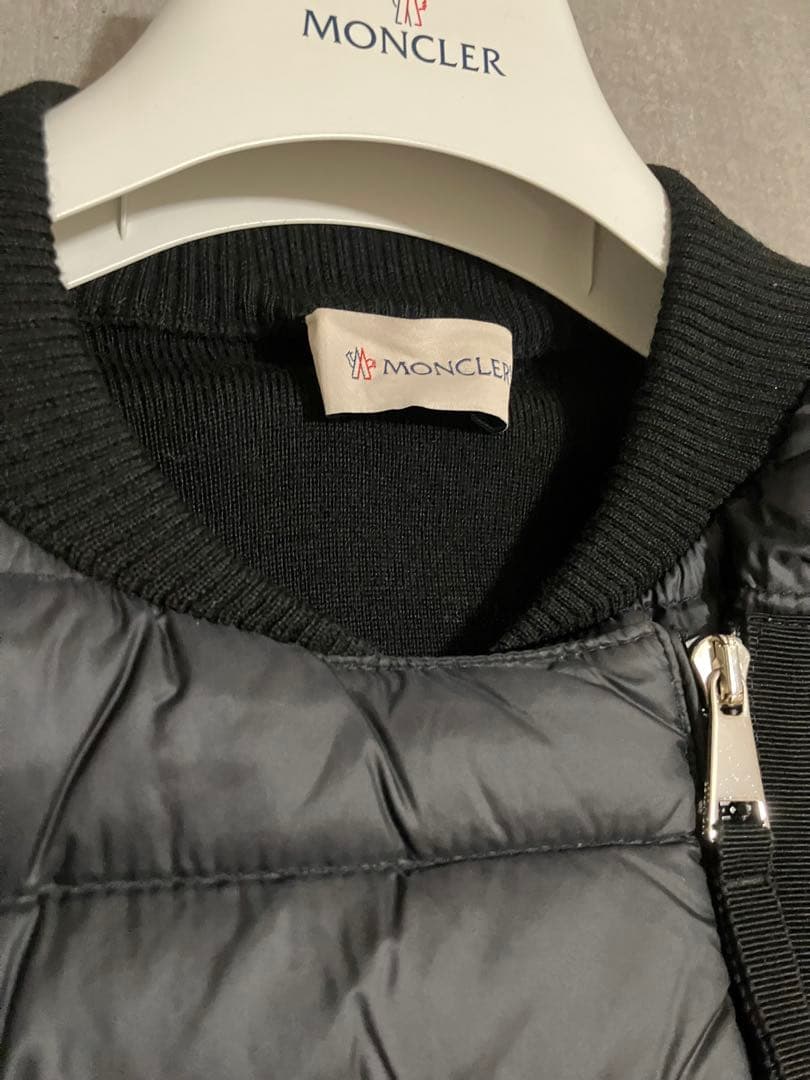 Moncler モンクレール　ニットとダウンのコンビカーディガン　斜めジップ
