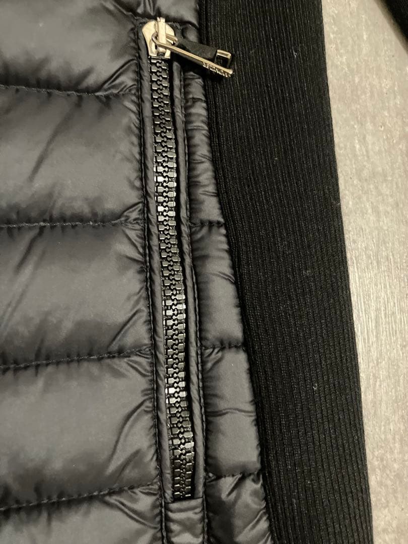 Moncler モンクレール　ニットとダウンのコンビカーディガン　斜めジップ