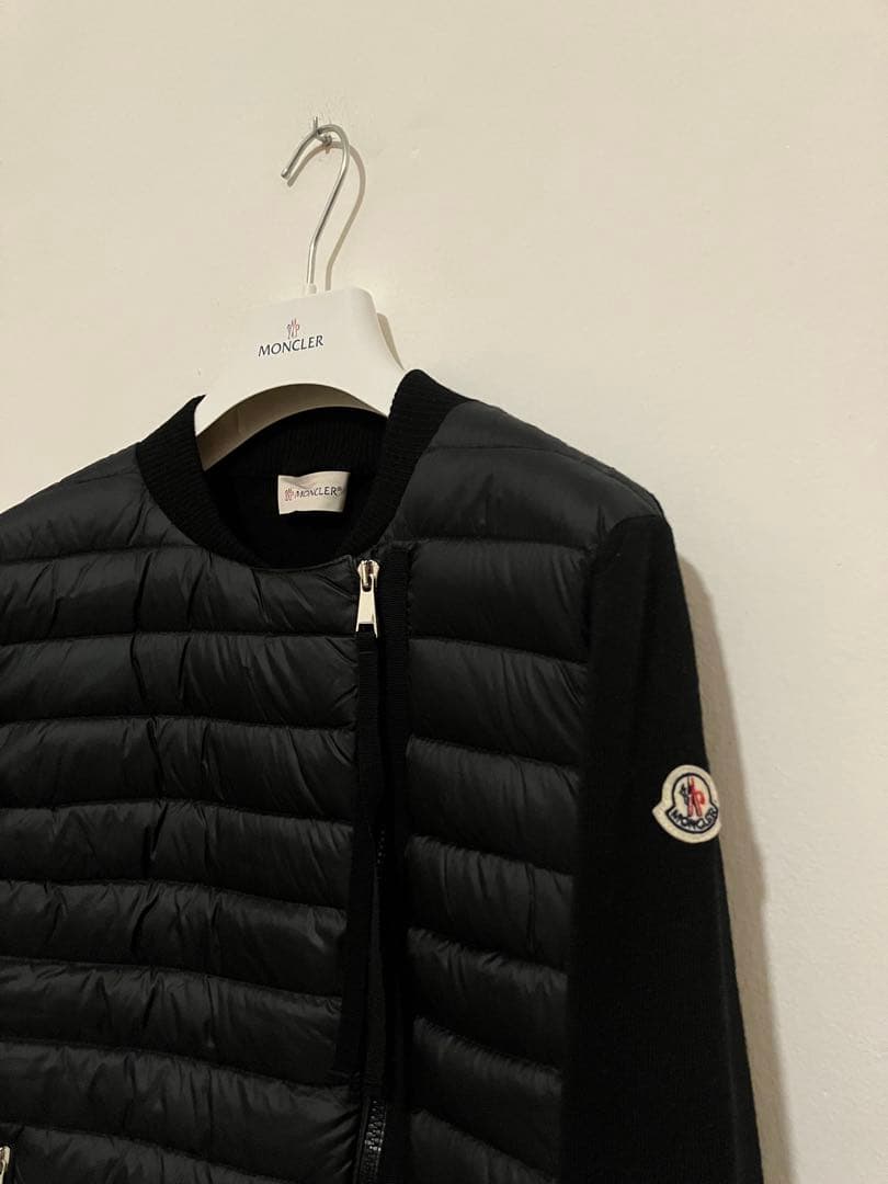 Moncler モンクレール　ニットとダウンのコンビカーディガン　斜めジップ