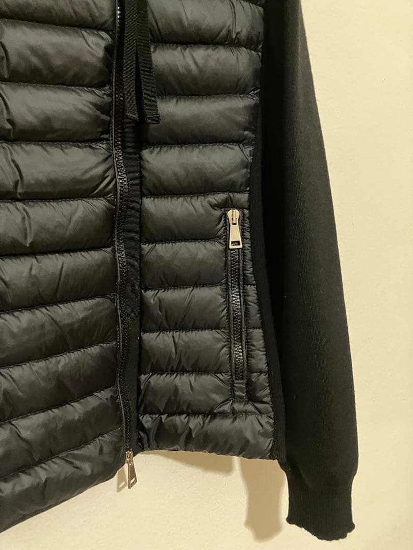 Moncler モンクレール　ニットとダウンのコンビカーディガン　斜めジップ