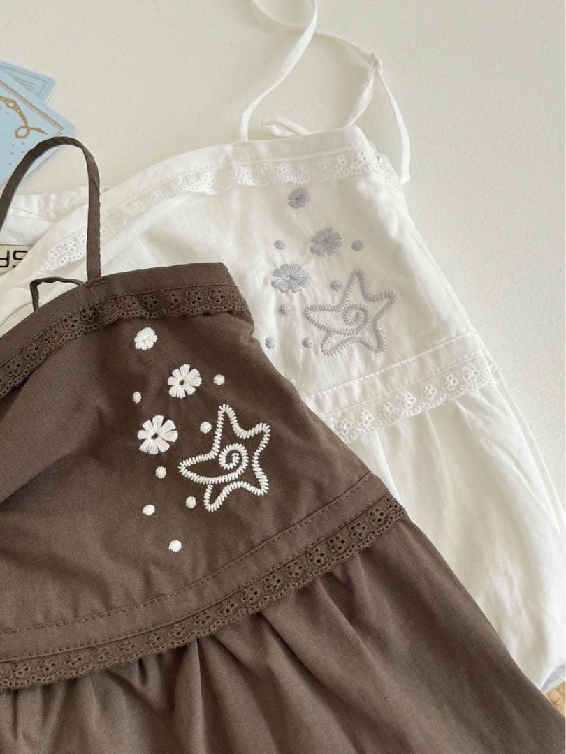 Coyseio ブラウン 星刺繍 キャミソール