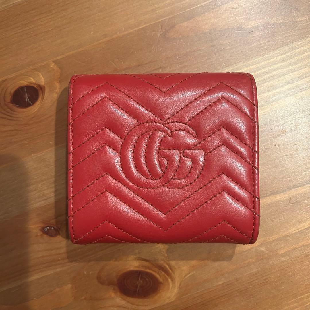 GUCCI 二つ折り財布　赤　キルティング