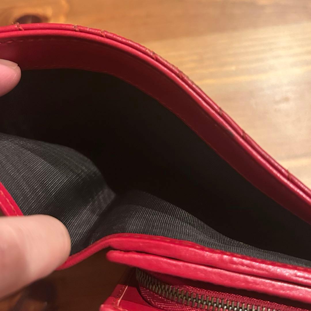 GUCCI 二つ折り財布　赤　キルティング