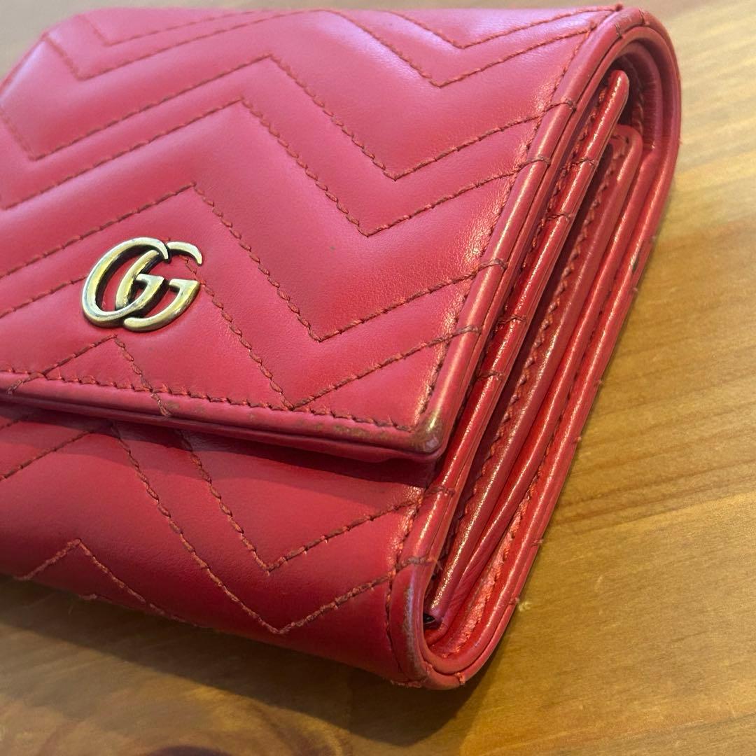 GUCCI 二つ折り財布　赤　キルティング