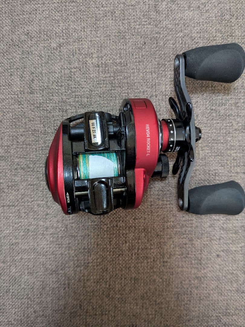 Abu Garcia REVO ROCKET ベイトリール