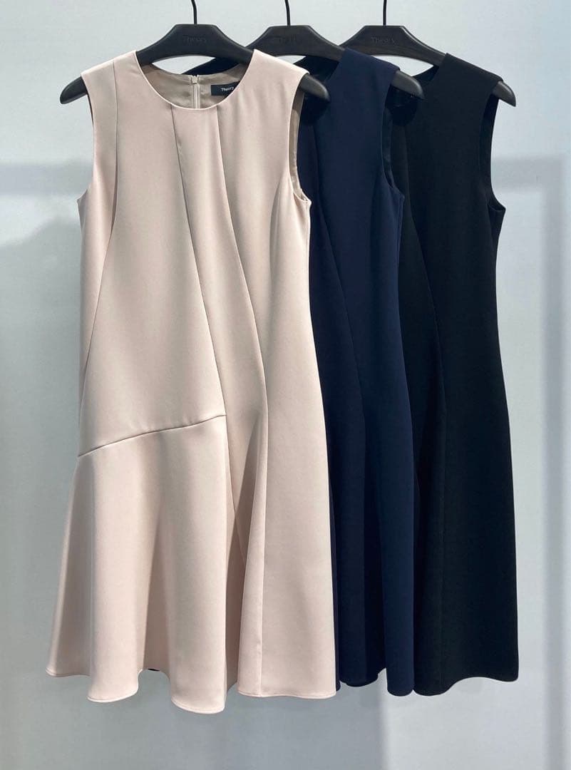theory Classic Crepe 美シルエット　膝丈ワンピース　黒　2
