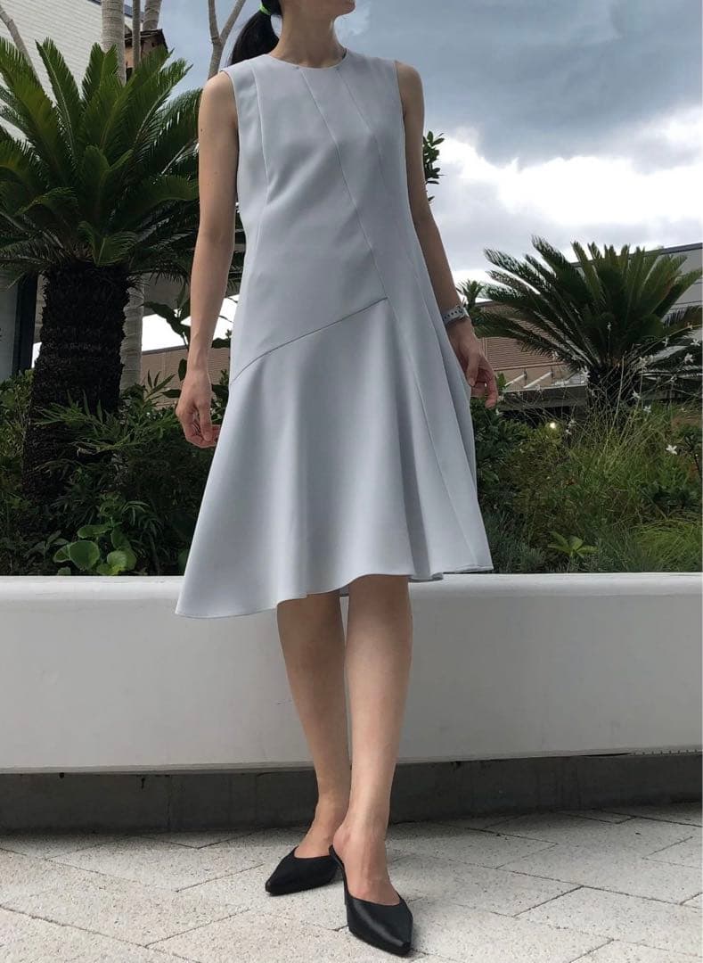theory Classic Crepe 美シルエット　膝丈ワンピース　黒　2