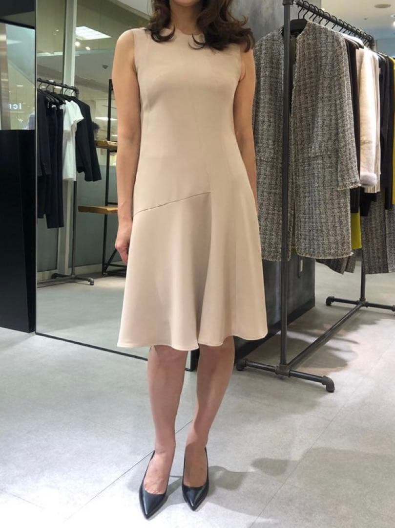 theory Classic Crepe 美シルエット　膝丈ワンピース　黒　2