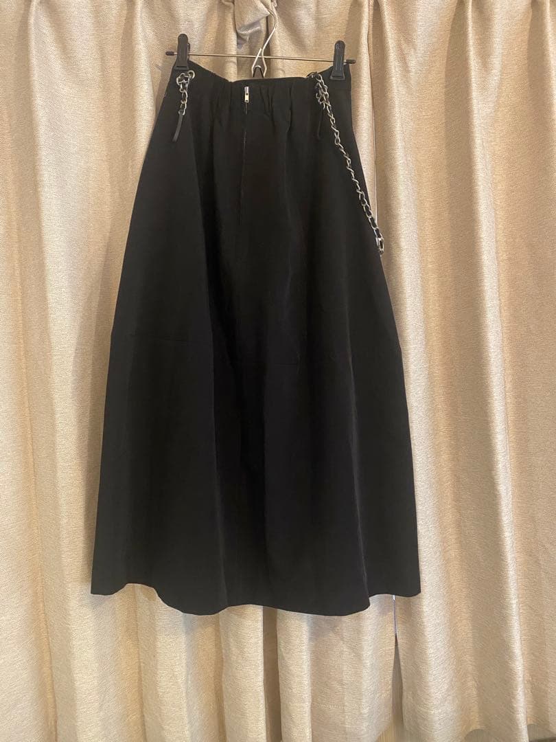 k.ひー　CHAIN SUSPENDER SKIRT