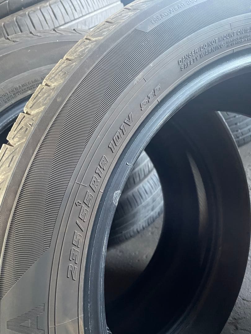 専用　YOKOHAMA 235/65R19 タイヤ 2021年製