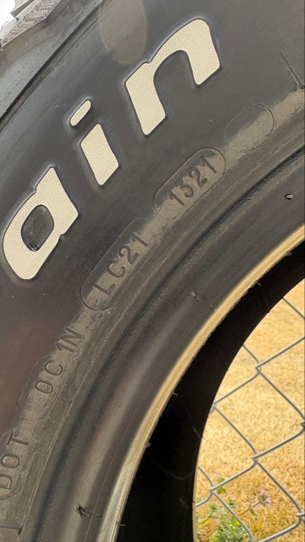リッチさん専用☆BFグッドリッチ　ホワイトレター 235/70R16 デリカ