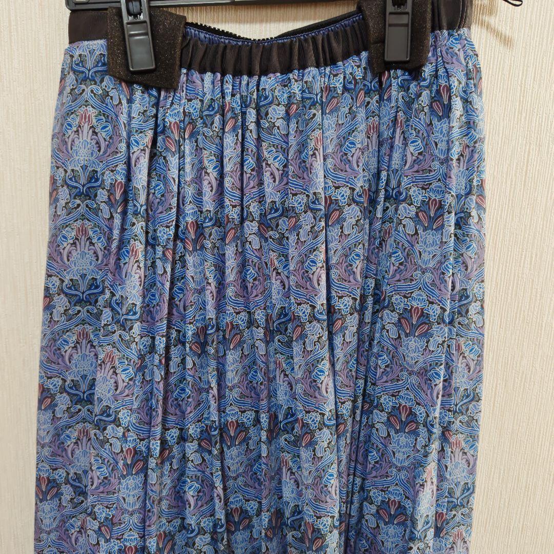アデュートリステス　リバティ柄　青系花柄フレアスカート　新品未使用品