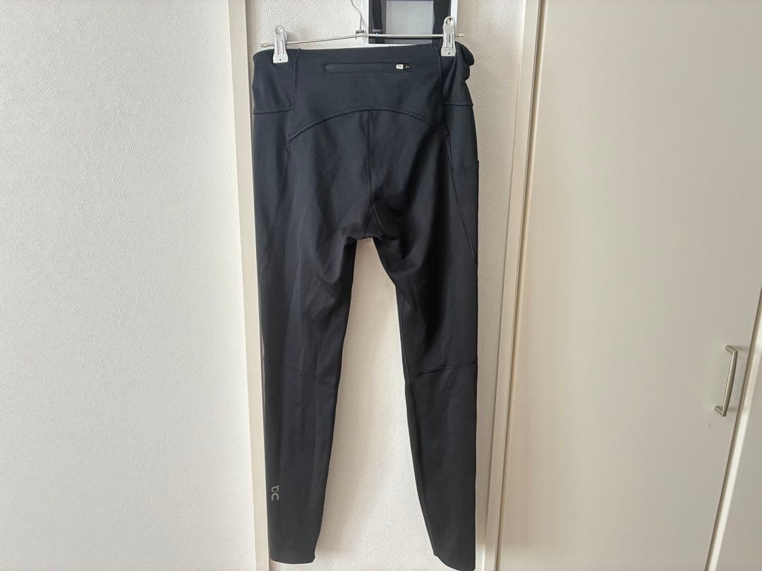 【美品】On レディース ランニングタイツ ロング サイドポケット付き　S