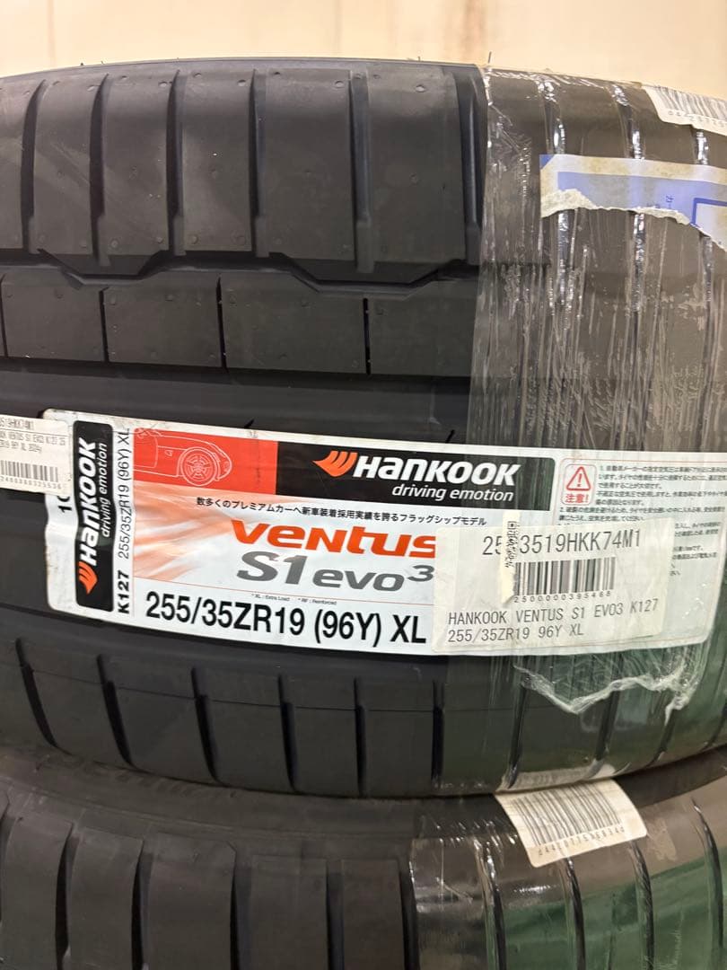 タイヤ・ホイール 255/35ZR19 96Y HANKOOC