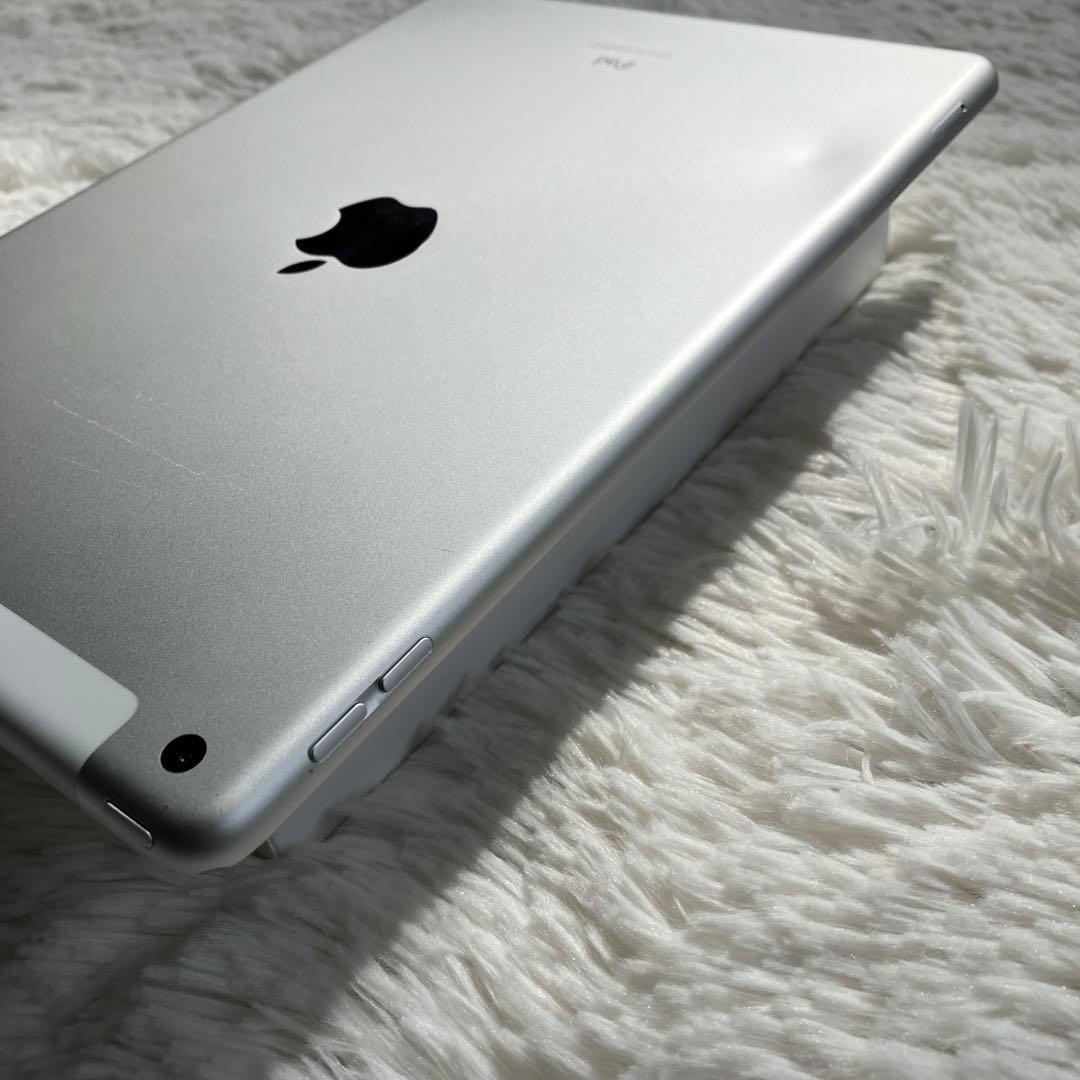 【早い者勝ち】iPad 第8世代 128GB 【すぐ発送】